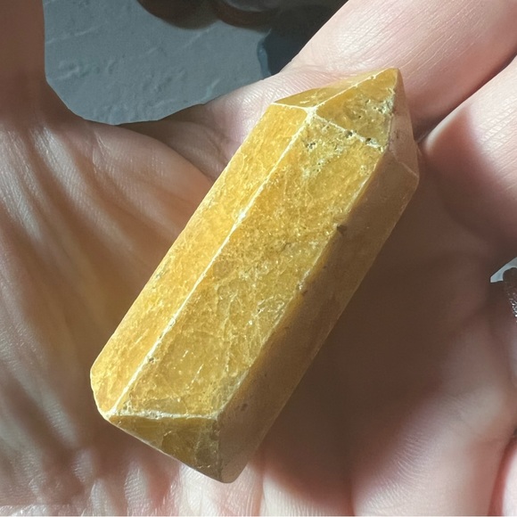 Yellow Adventurine Tower Point - Picture 5 of 5